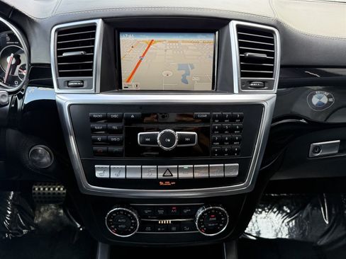 Used 2016 Mercedes-Benz GL 63 AMG 4MATIC image 28