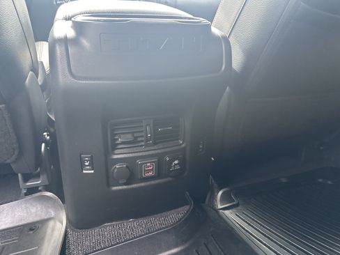 Used 2023 Nissan Titan PRO-4X w/ Pro-4x Convenience Package AWD/4WD image 30