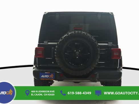 Used 2019 Jeep Wrangler Unlimited Sahara w/ Quick Order Package 24M Moab AWD/4WD image 12