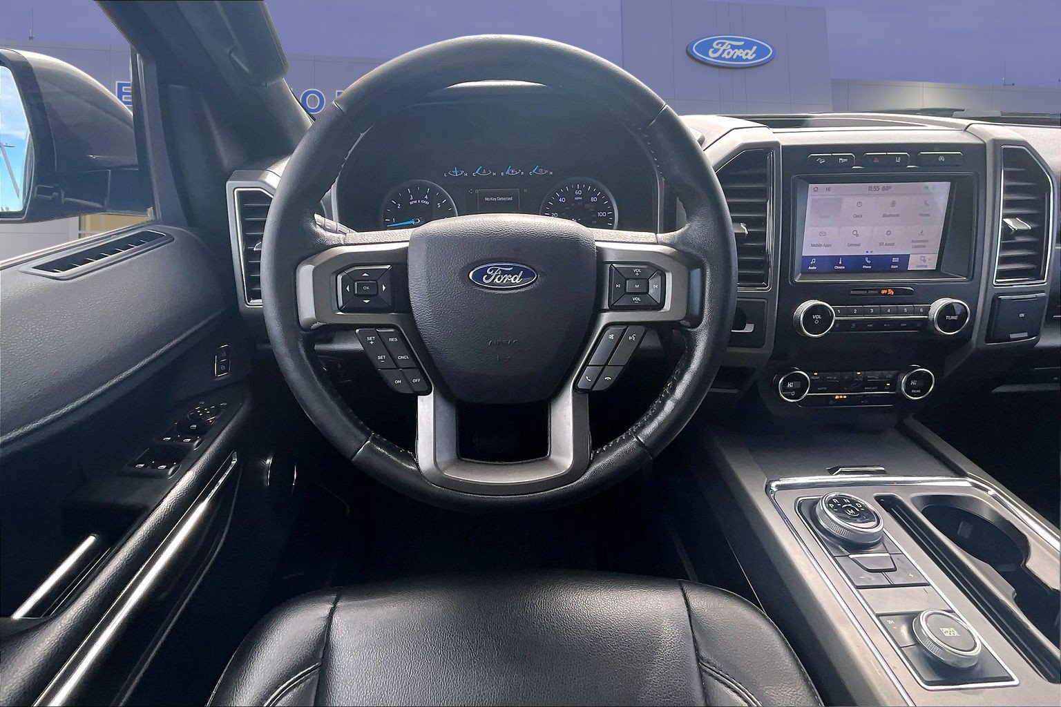 Used 2020 Ford Expedition XLT w/ Equipment Group 201A AWD/4WD image 8