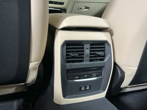 New 2026 BMW 330i Sedan w/ Premium Package image 27