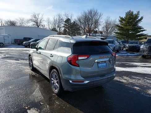 Used 2023 GMC Terrain SLT image 8