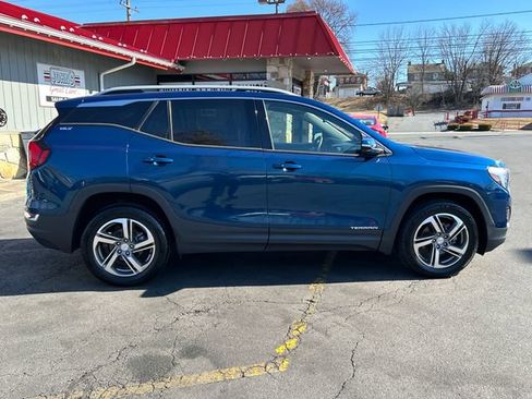 Used 2020 GMC Terrain SLT image 8