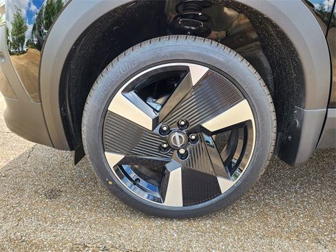 New 2025 Nissan Kicks SR image 19