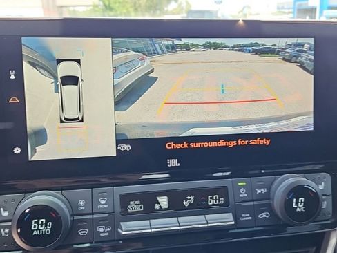 Used 2024 Toyota Grand Highlander AWD image 25