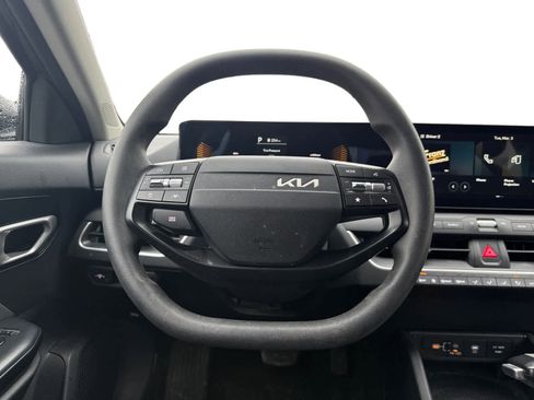 Used 2025 Kia K4 LXS image 12