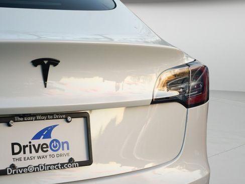Used 2021 Tesla Model 3 Standard Range Plus RWD image 21