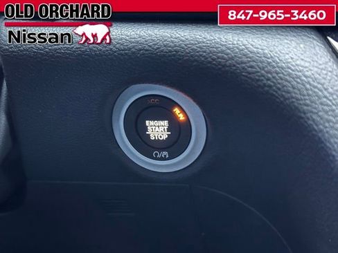 Used 2026 Chrysler Pacifica Limited FWD image 19
