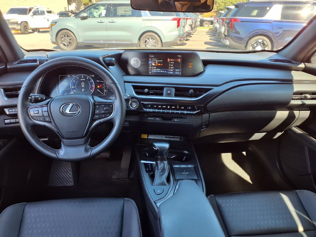 Used 2022 Lexus UX 200 w/ Accessory Package (Z1) FWD image 15