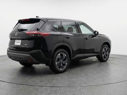 Used 2025 Nissan Rogue SV image 9
