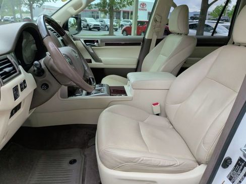 Used 2019 Lexus GX 460 Premium w/ Premium Package AWD/4WD image 13