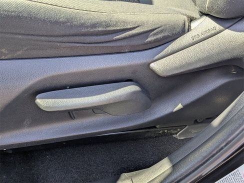 Used 2019 Toyota RAV4 LE image 20