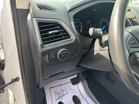 Used 2018 Ford Edge SE image 30