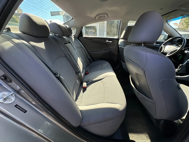 Used 2013 Hyundai Sonata GLS FWD image 17