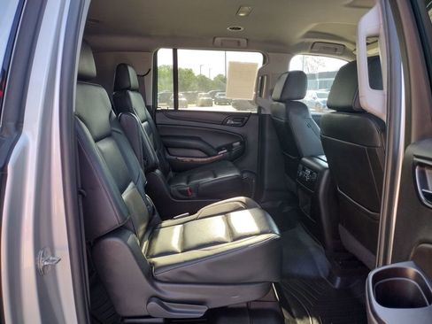 Used 2018 Chevrolet Suburban Premier AWD/4WD image 10
