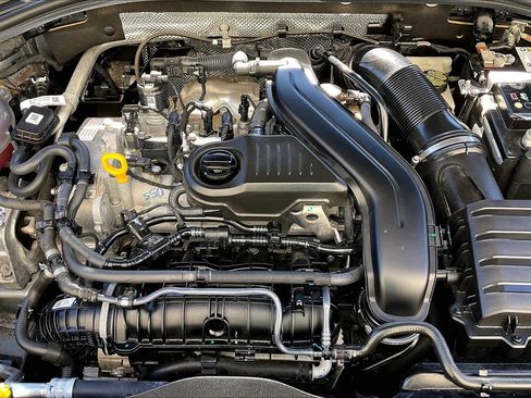 Certified 2024 Volkswagen Jetta SE w/ Panoramic Sunroof Package image 32