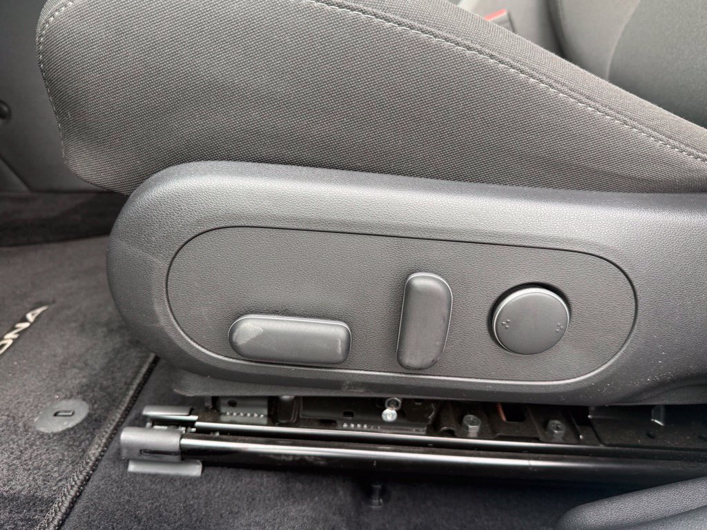 Certified 2024 Hyundai Kona SEL FWD image 32