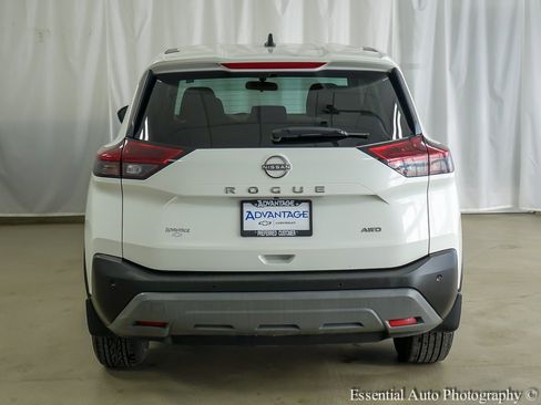 Used 2023 Nissan Rogue S image 6