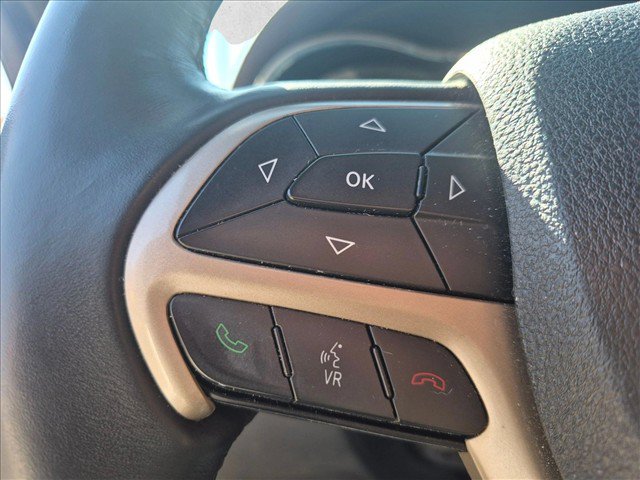 Used 2017 Jeep Grand Cherokee Laredo AWD/4WD image 13