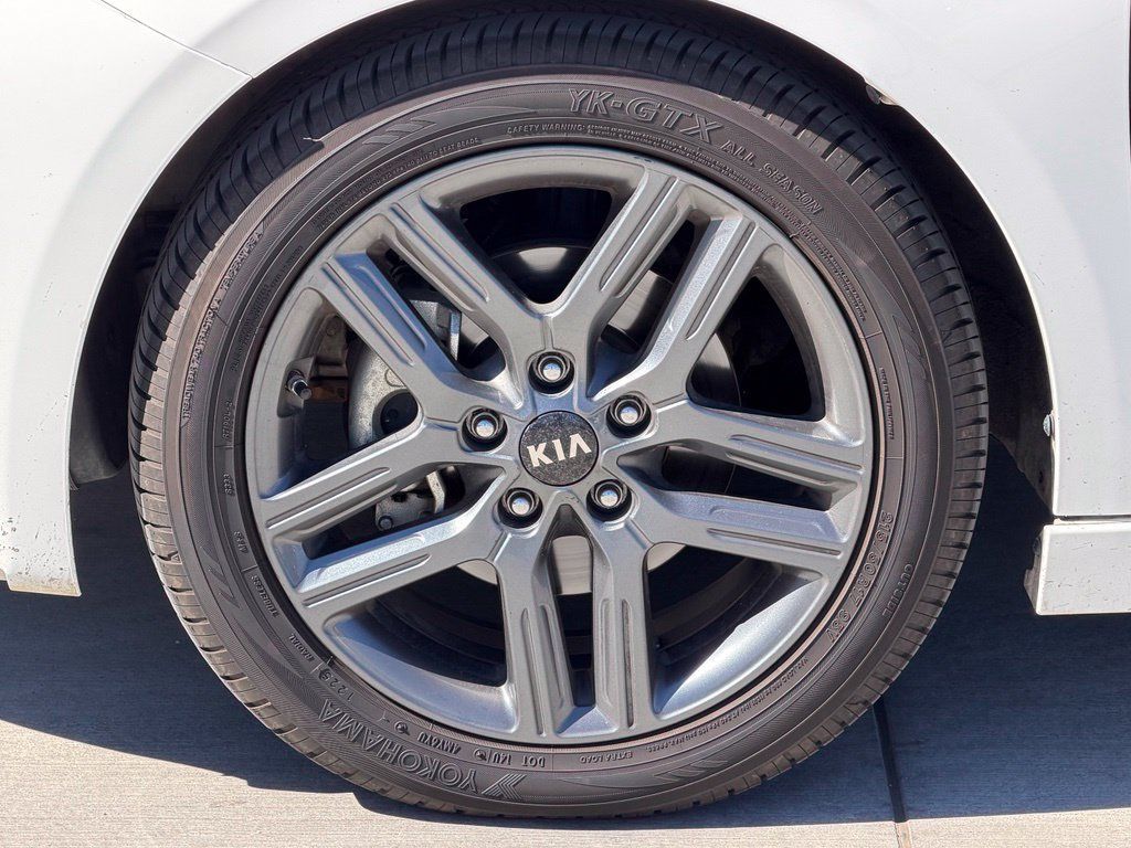 Used 2020 Kia Forte GT-Line w/ GT-Line Premium Package FWD image 12