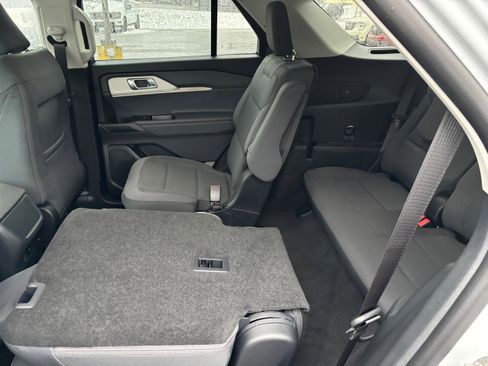 New 2026 Ford Explorer Active image 9