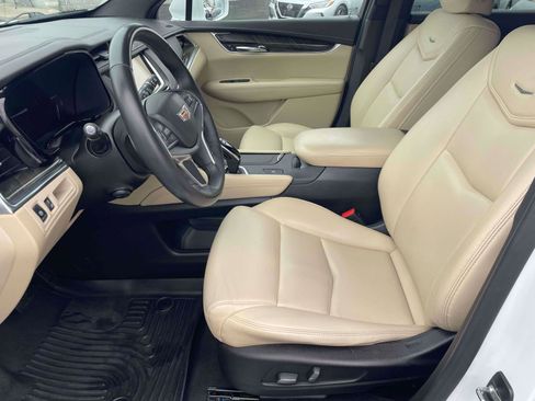 Used 2017 Cadillac XT5 FWD image 5