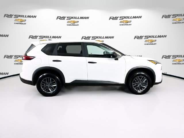 Used 2024 Nissan Rogue S FWD image 8