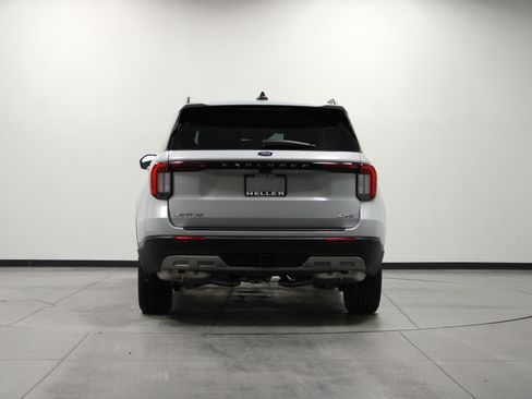 New 2026 Ford Explorer Active w/ Active Comfort Package image 5