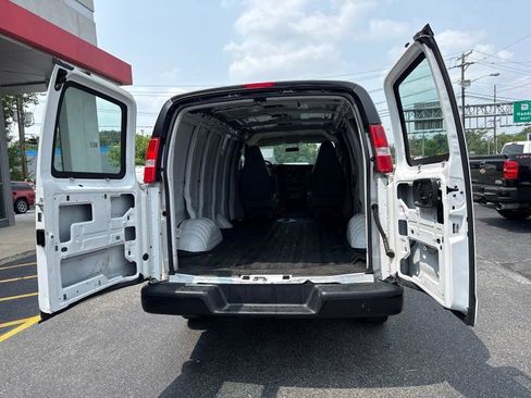 Used 2020 Chevrolet Express 2500 w/ Driver Convenience Package image 28