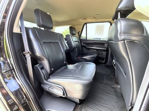 Used 2023 Ford Expedition XLT AWD/4WD image 19