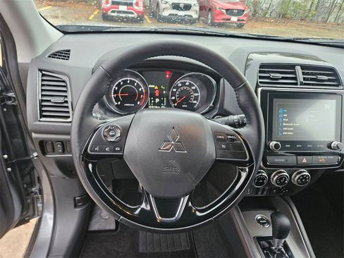 Used 2025 Mitsubishi Outlander Sport SE image 16