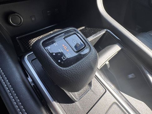 Used 2022 Nissan Pathfinder Platinum AWD/4WD image 38