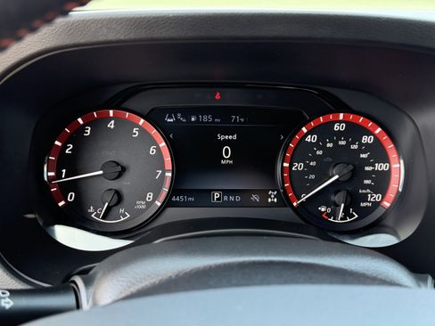 Used 2025 Nissan Frontier PRO-4X AWD/4WD image 32