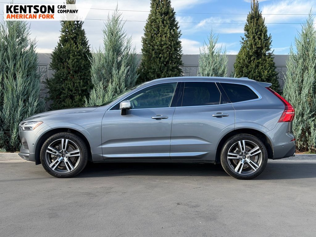 Used 2019 Volvo XC60 T6 Momentum w/ Premium Package AWD/4WD image 4