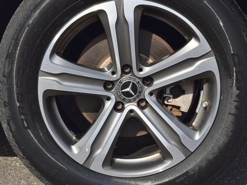 Used 2018 Mercedes-Benz GLC 300 4MATIC image 17