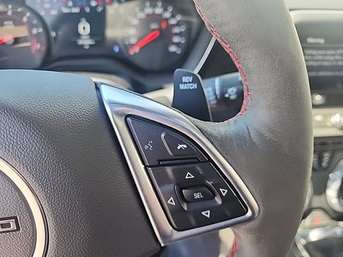 Used 2019 Chevrolet Camaro ZL1 RWD image 16