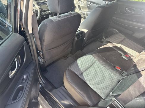 Used 2017 Nissan Rogue S AWD/4WD image 12