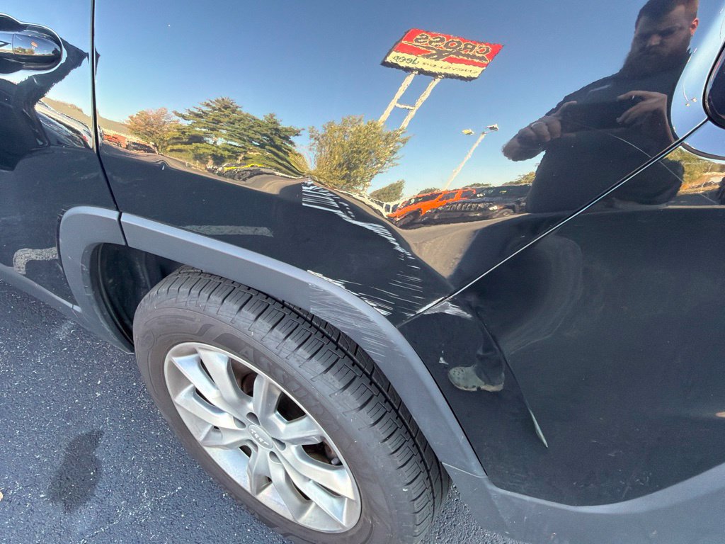 Used 2018 Jeep Cherokee Limited AWD/4WD image 22