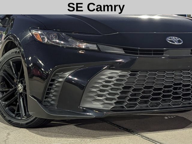 Used 2025 Toyota Camry SE FWD image 3