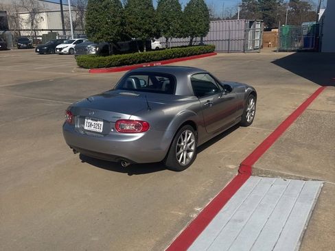 Used 2011 MAZDA MX-5 Miata Grand Touring image 2