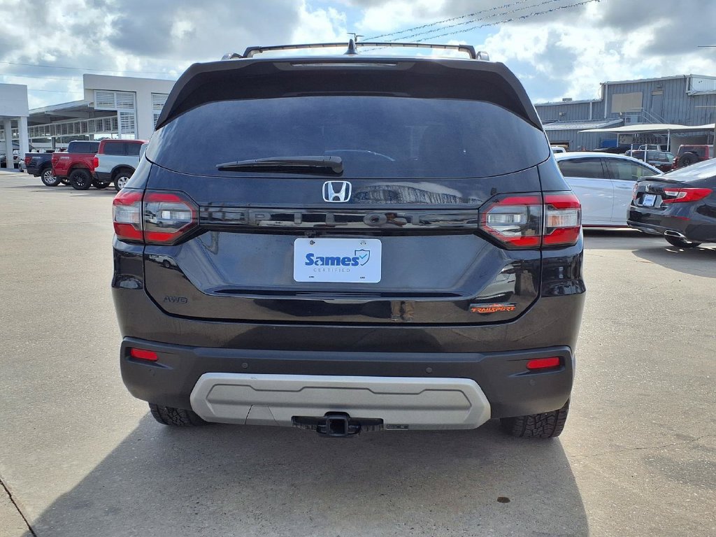 Used 2025 Honda Pilot TrailSport image 7