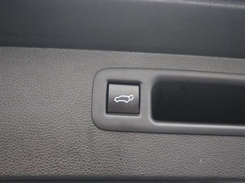 Certified 2022 Toyota Highlander LE image 20