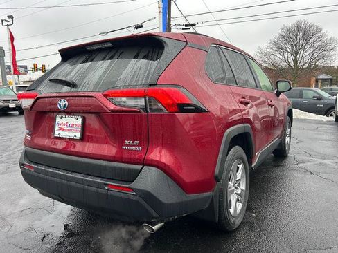 Used 2023 Toyota RAV4 XLE image 3