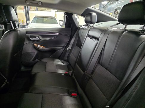 Used 2014 Chevrolet Impala LT w/ Convenience Package FWD image 14