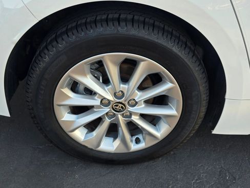 Used 2022 Toyota Corolla LE w/ LE Convenience Package FWD image 24