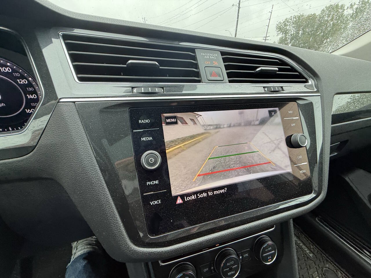 Used 2019 Volkswagen Tiguan SEL Premium AWD/4WD image 33