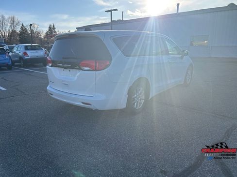 Used 2023 Chrysler Voyager LX image 6