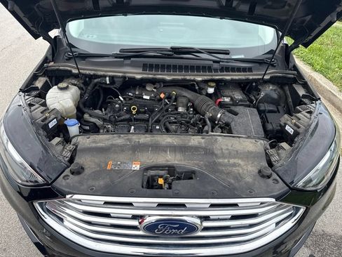 Used 2021 Ford Edge Titanium w/ Class II Trailer Tow Package AWD/4WD image 9