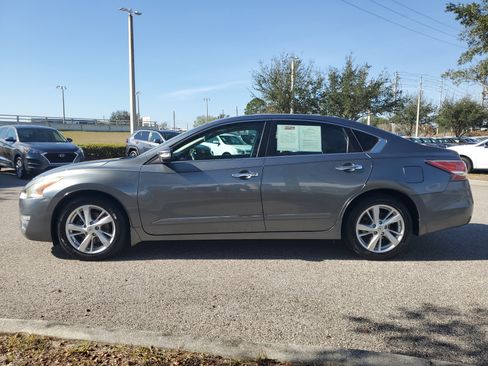 Used 2014 Nissan Altima 2.5 SV w/ Convenience Package image 8