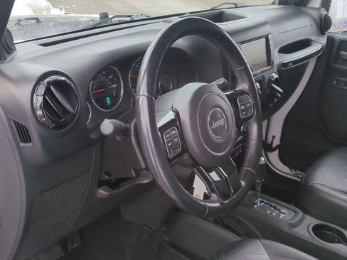 Used 2014 Jeep Wrangler Altitude image 10